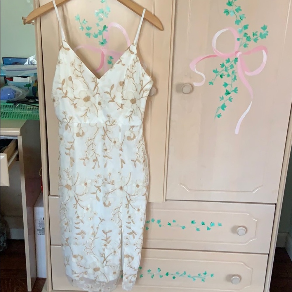 Lulu’s floral dress, perfect for spring & summer